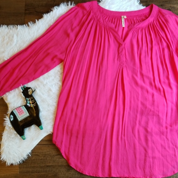 grand & greene Tops - Grand & Greene Large Bright Pink Casual Work Top